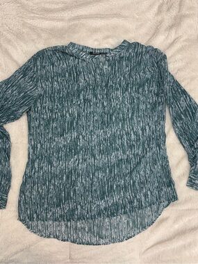 a.n.a. long sleeve light weight high-low teal blouse roll tab sleeve Large